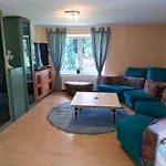Bernsdorfer Strasse - Zentrumsnah, Teilweise Mit Balkon Oder Terrasse, Grosse Parkanlage - Ideal Fuer Familien, Paare Und Geschaeftsleute アパート