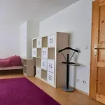 アパート Bernsdorfer Strasse - Zentrumsnah, Teilweise Mit Balkon Oder Terrasse, Grosse Parkanlage - Ideal Fuer Familien, Paare Und Geschaeftsleute