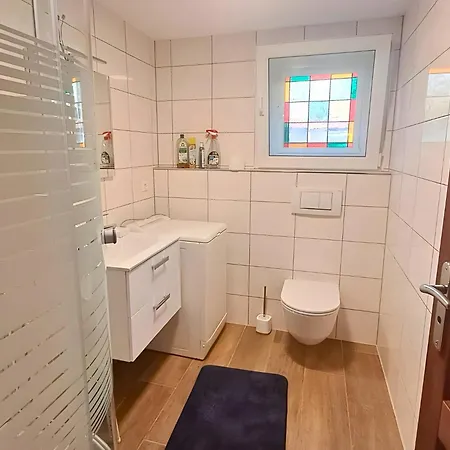 아파트 Bernsdorfer Strasse - Zentrumsnah, Teilweise Mit Balkon Oder Terrasse, Grosse Parkanlage - Ideal Fuer Familien, Paare Und Geschaeftsleute