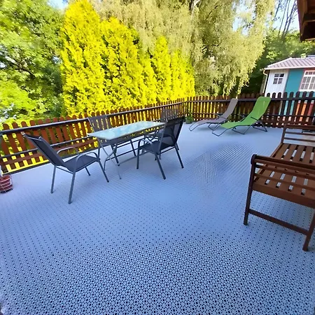 Bernsdorfer Strasse - Zentrumsnah, Teilweise Mit Balkon Oder Terrasse, Grosse Parkanlage - Ideal Fuer Familien, Paare Und Geschaeftsleute 아파트 *