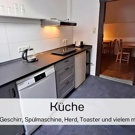 Bernsdorfer Strasse - Zentrumsnah, Teilweise Mit Balkon Oder Terrasse, Grosse Parkanlage - Ideal Fuer Familien, Paare Und Geschaeftsleute *