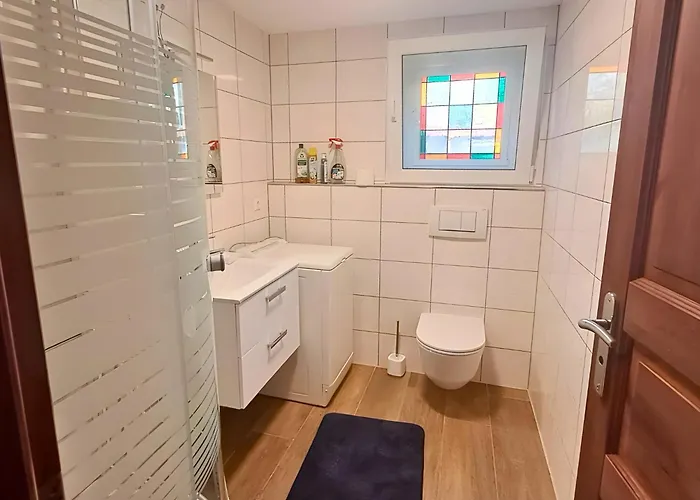 아파트 Bernsdorfer Strasse - Zentrumsnah, Teilweise Mit Balkon Oder Terrasse, Grosse Parkanlage - Ideal Fuer Familien, Paare Und Geschaeftsleute