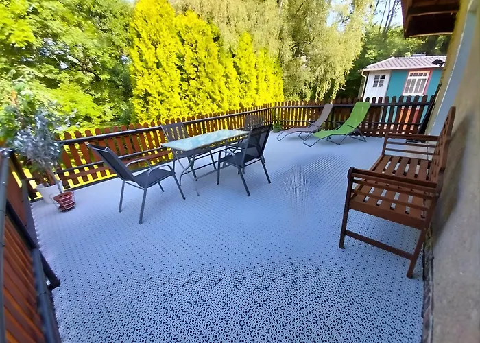 Bernsdorfer Strasse - Zentrumsnah, Teilweise Mit Balkon Oder Terrasse, Grosse Parkanlage - Ideal Fuer Familien, Paare Und Geschaeftsleute Apartment *